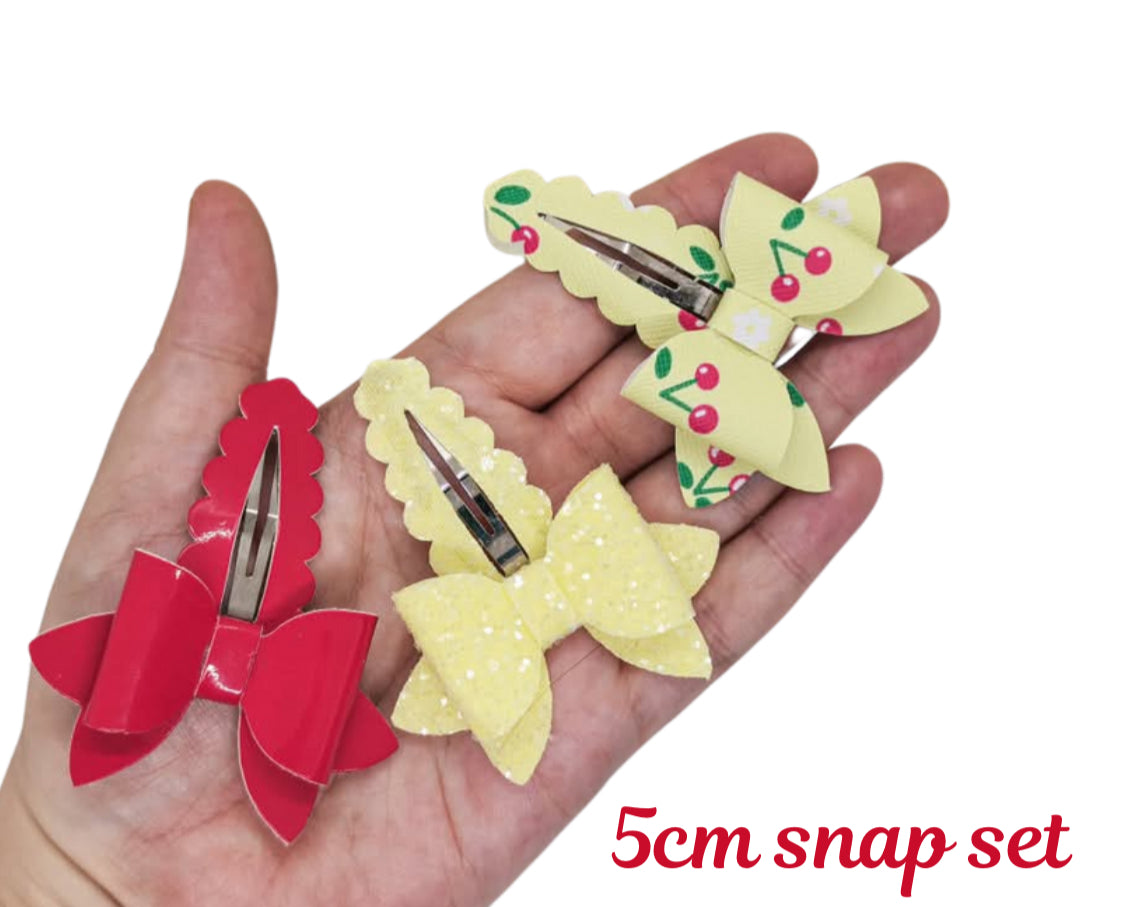 Scallop snap clip with bow plastic template 5cm