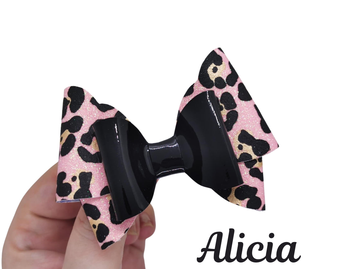Alicia layered plastic hair bow template 3.5”