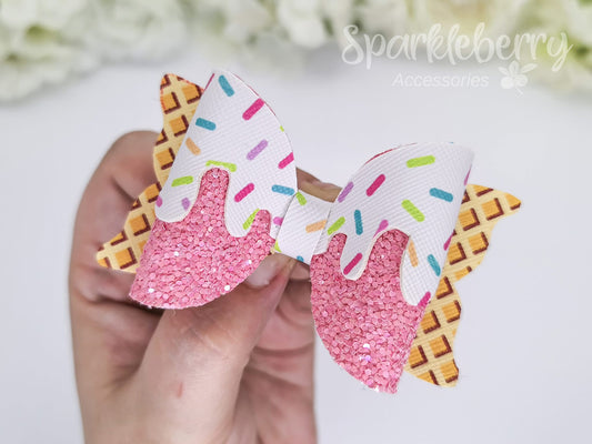 Plastic Ice cream sprinkles bow template 3.5”